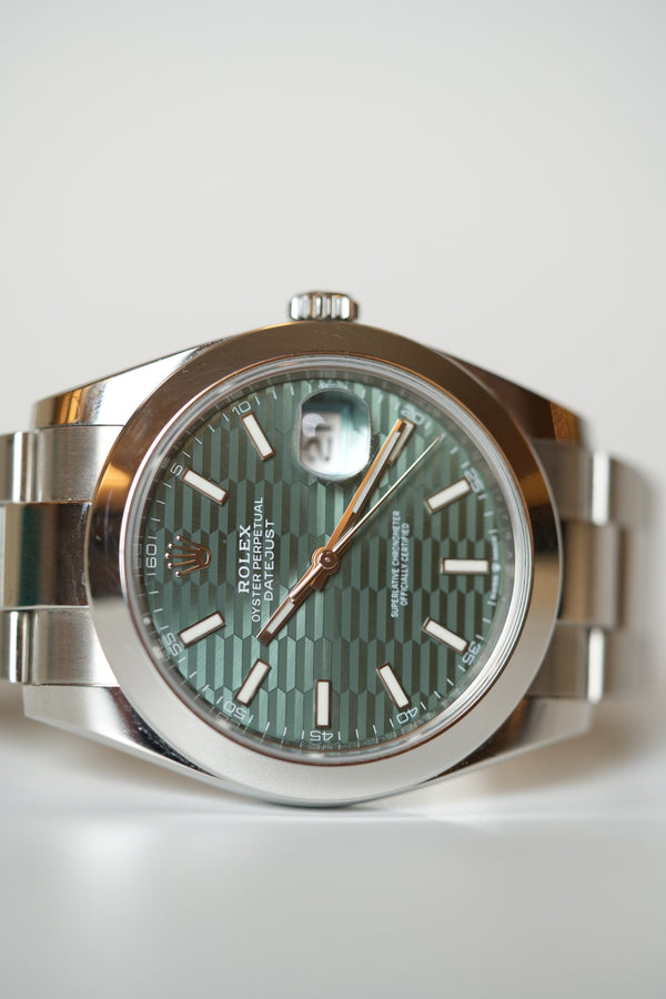 Rolex Datejust Green Motif 41